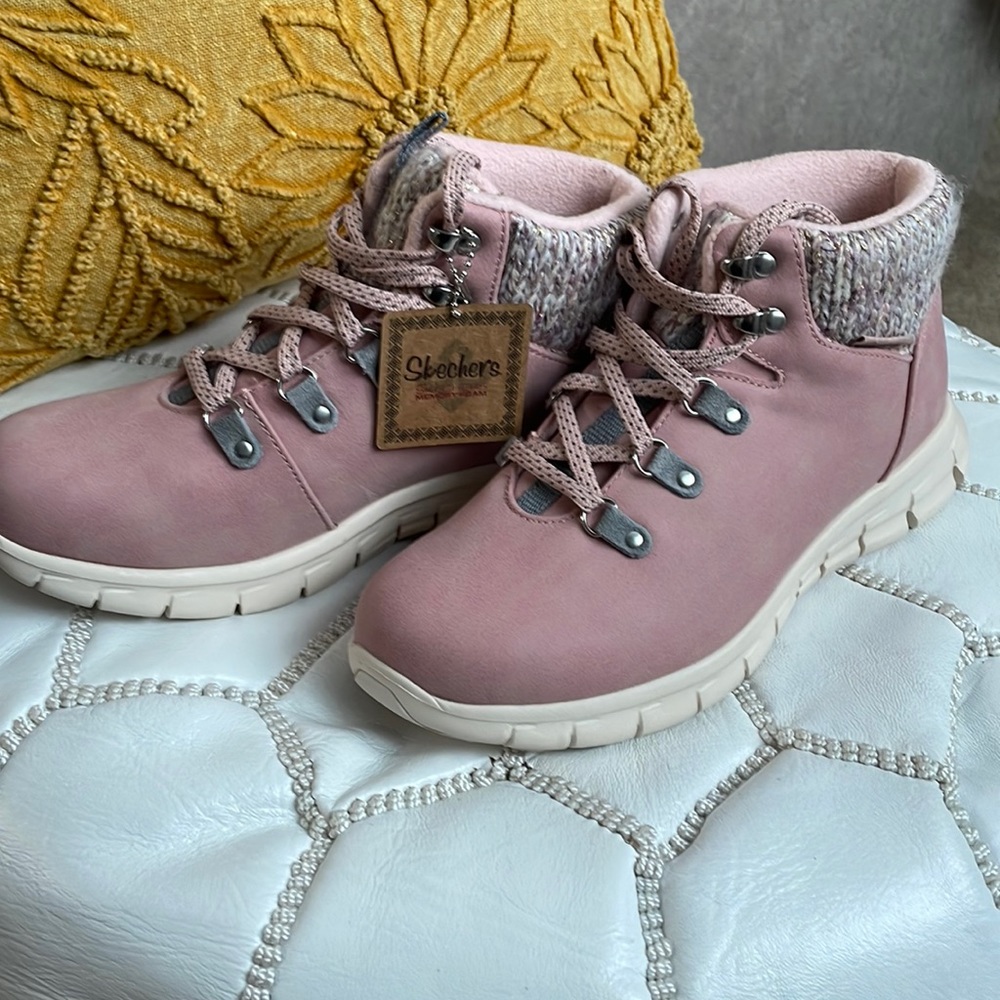 NWT. Skechers Hiker Boots